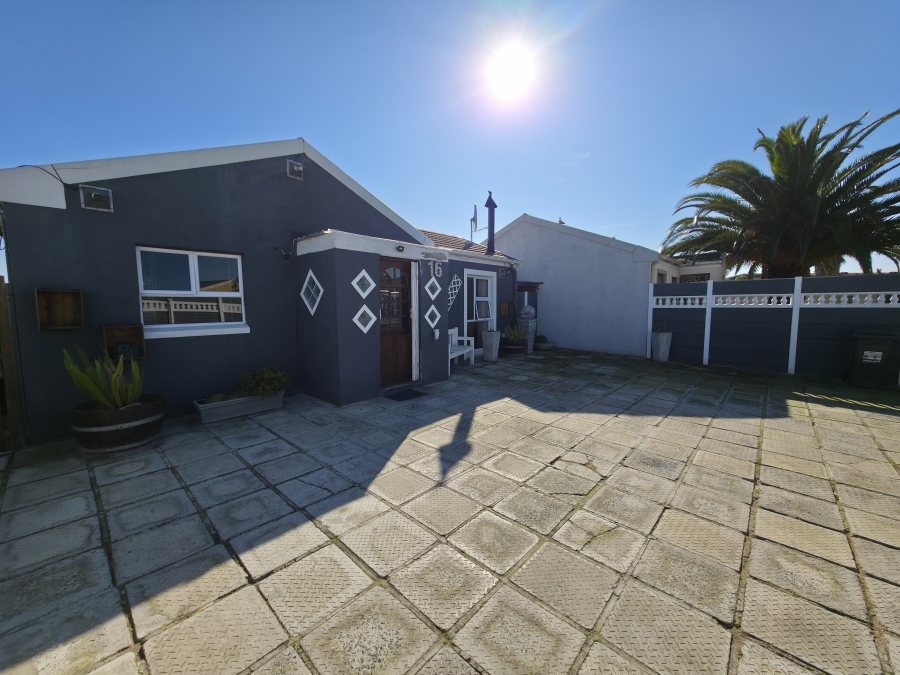 3 Bedroom Property for Sale in Electric City Western Cape